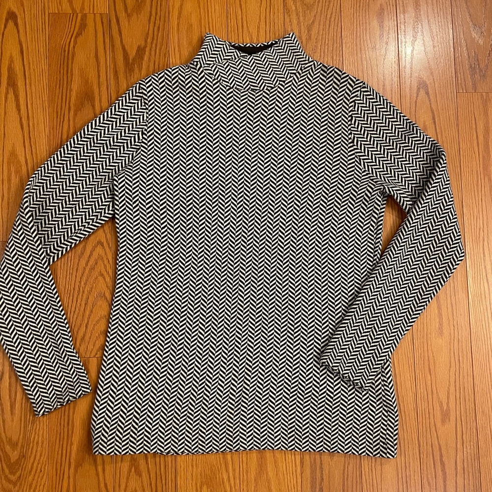 Duluth‎ Trading S'no Sweat Black and White Herringbone  Mockneck Sweater M
